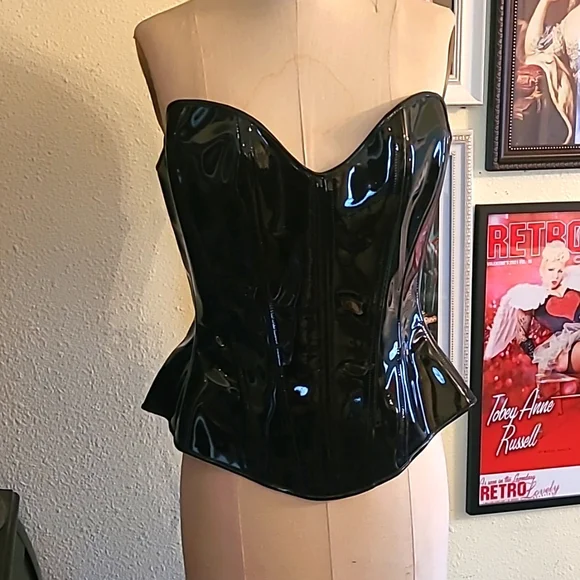 PVC corset from Artifice in England. Only wore once for photo shoot. - Picture 1 of 4